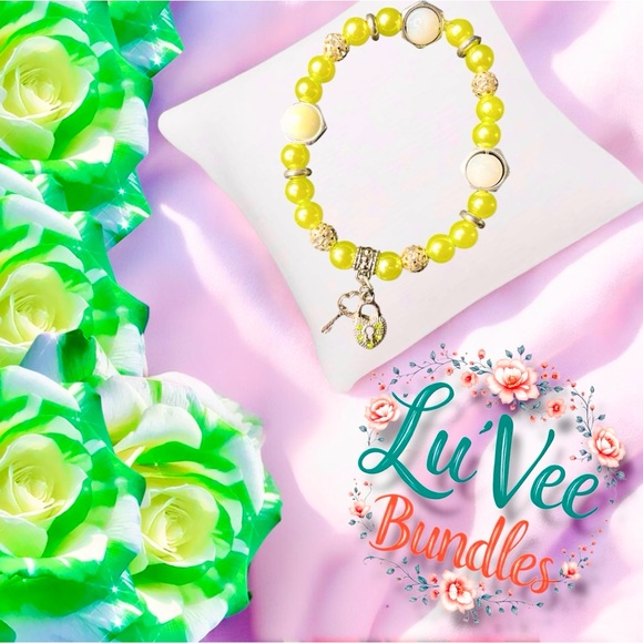 💚HOMEMADE BRACELET🤍 - Picture 1 of 3